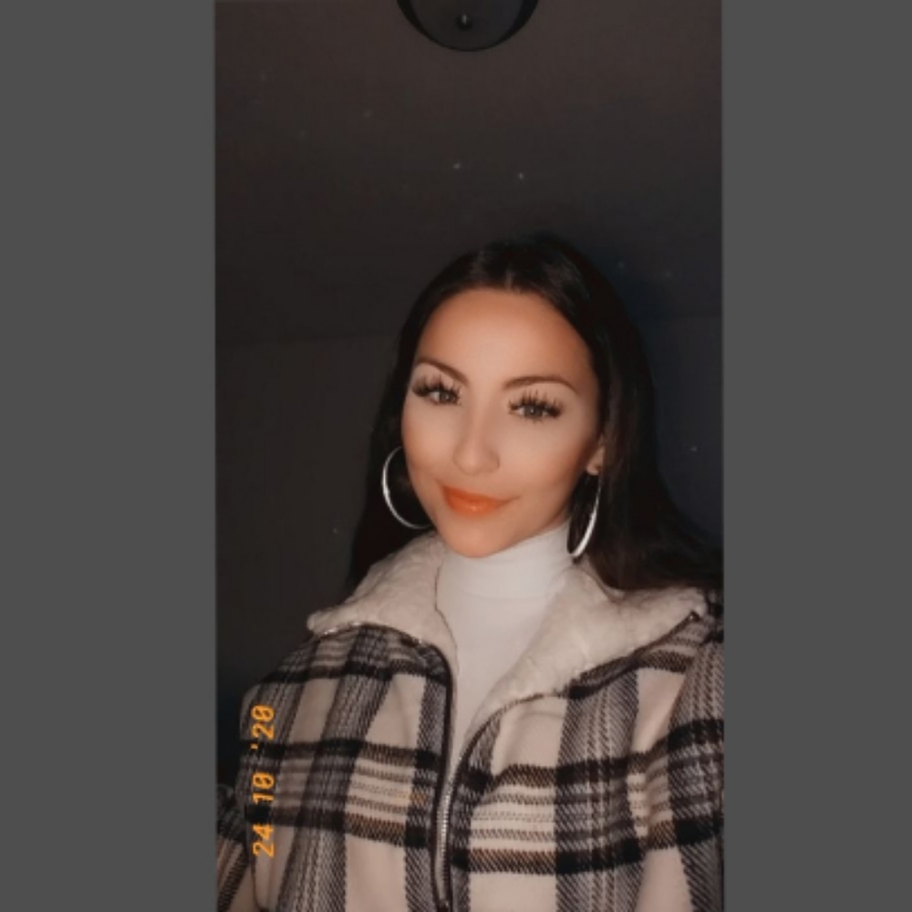 Meet your Posher, Azucena